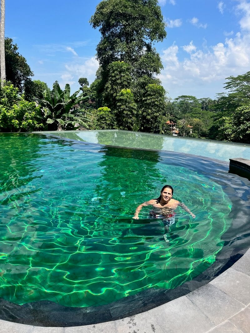 Bali Yoga Retreat Infinity Pool Jungle Solo Swim